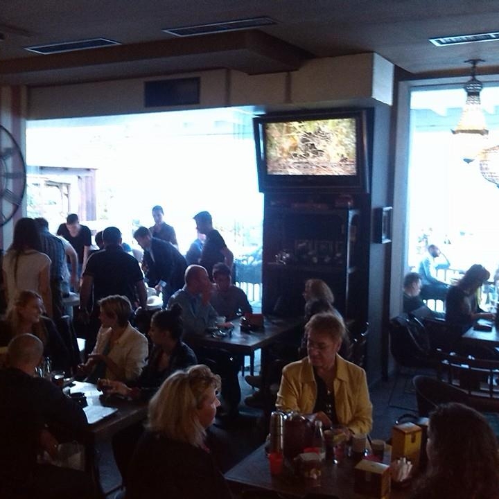 Imagini Bistro Log Out