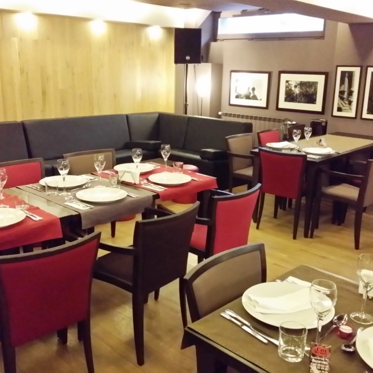 Imagini Restaurant La Cave de Bucarest