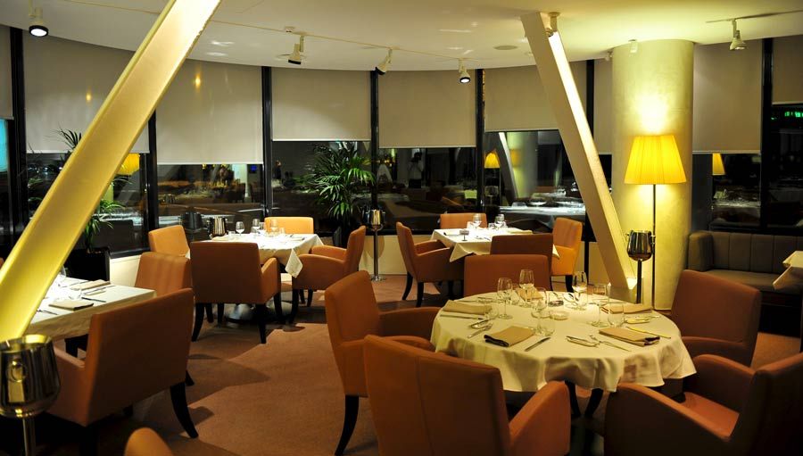 Imagini Restaurant Sofa