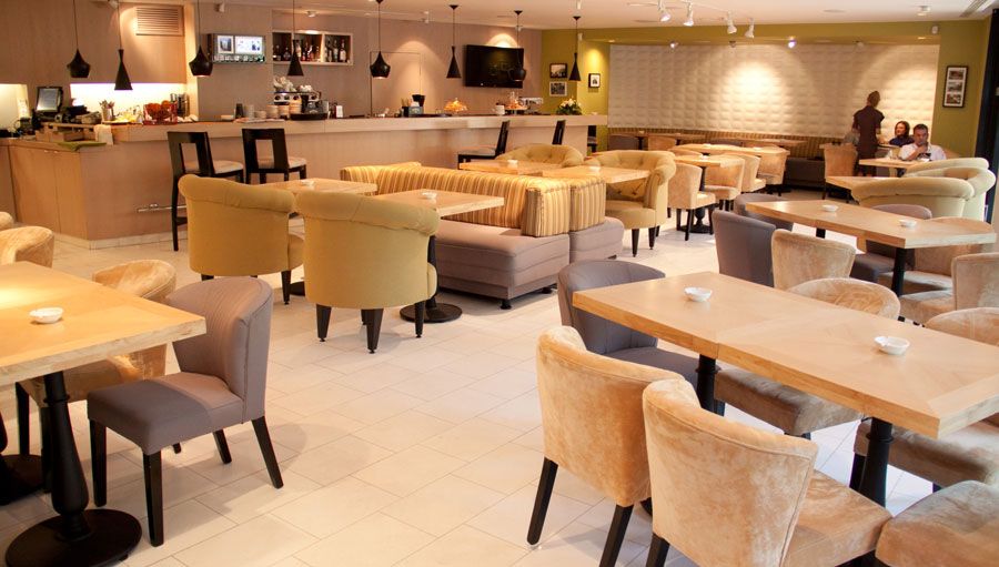 Imagini Restaurant Sofa