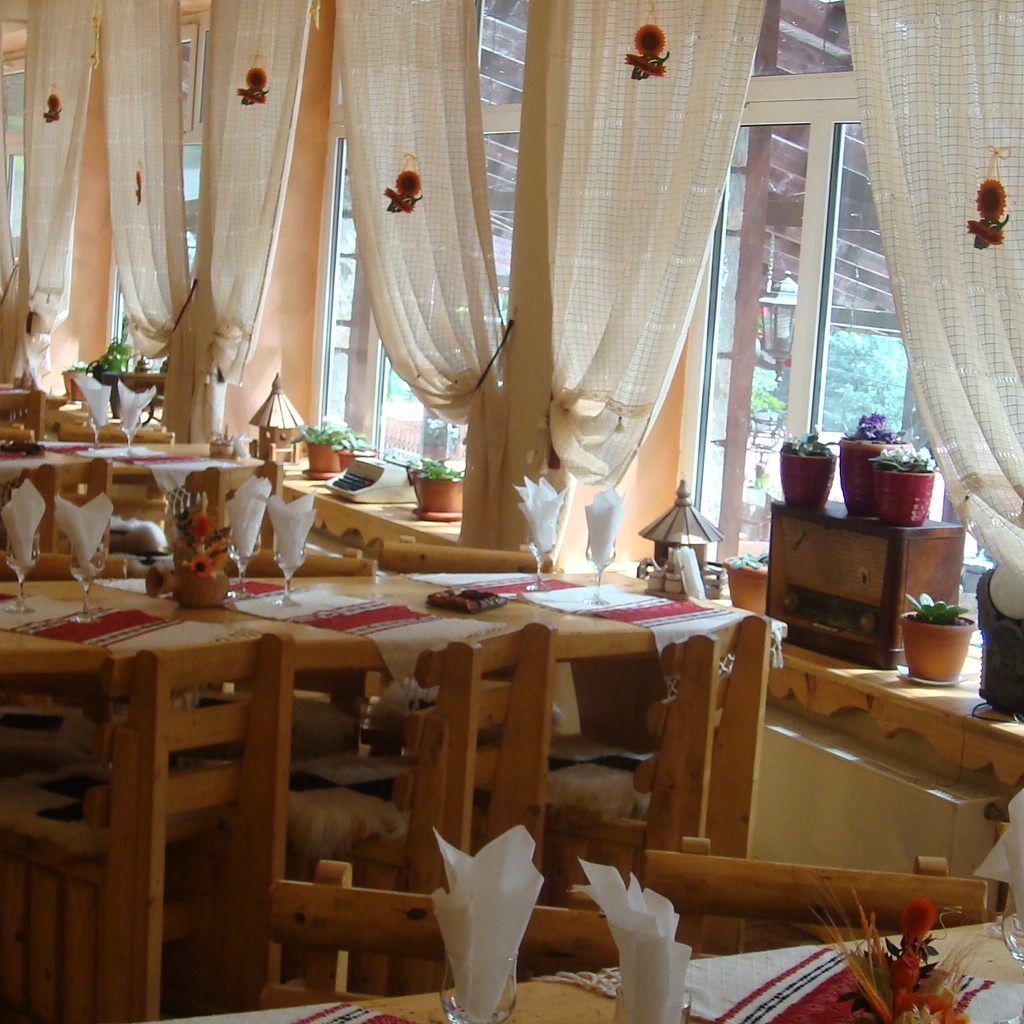 Imagini Restaurant Izvorul Rece