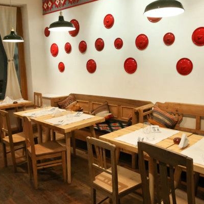 Restaurant Lacrimi și Sfinți foto 2