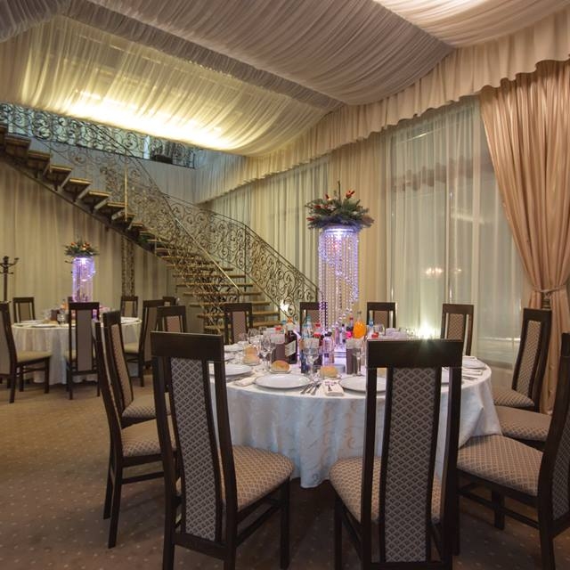 Imagini Sala Evenimente Salon Le Baron