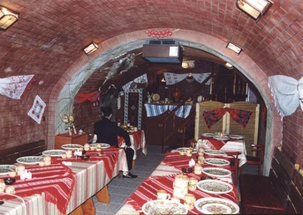 Detalii Restaurant cu specific Restaurant Traditional Romanesc Hanul Hangitei