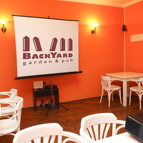 Imagini Bar/Pub Backyard