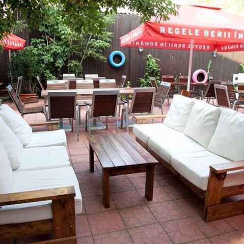 Imagini Bar/Pub Backyard