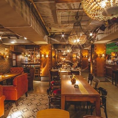 Restaurant The Library