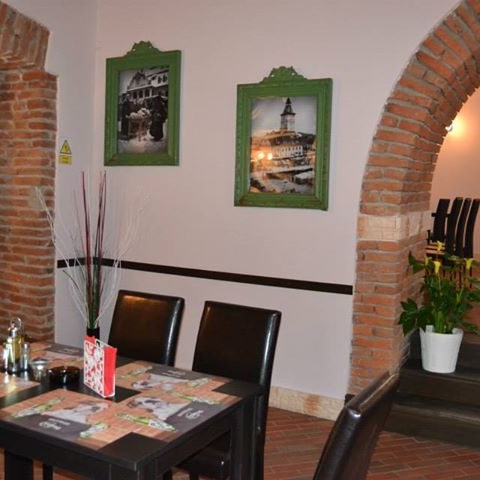 Imagini Restaurant Pe Colt