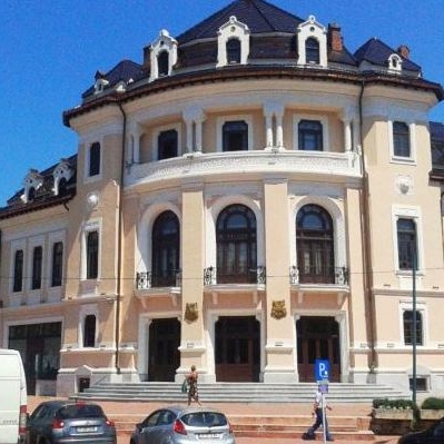  Teatrul Tineretului 