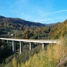  Lacul si barajul Siriu