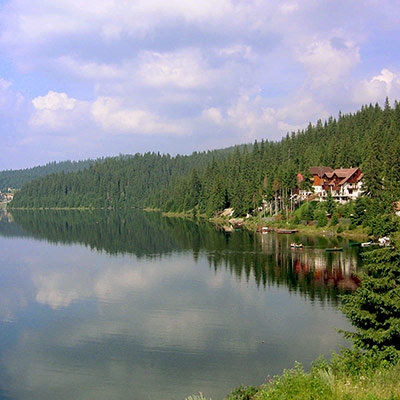 Lacul Fantanele